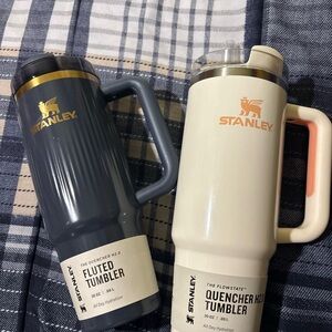 Stanley Insulated Water Bottles Gray and Cream Dining Essentials